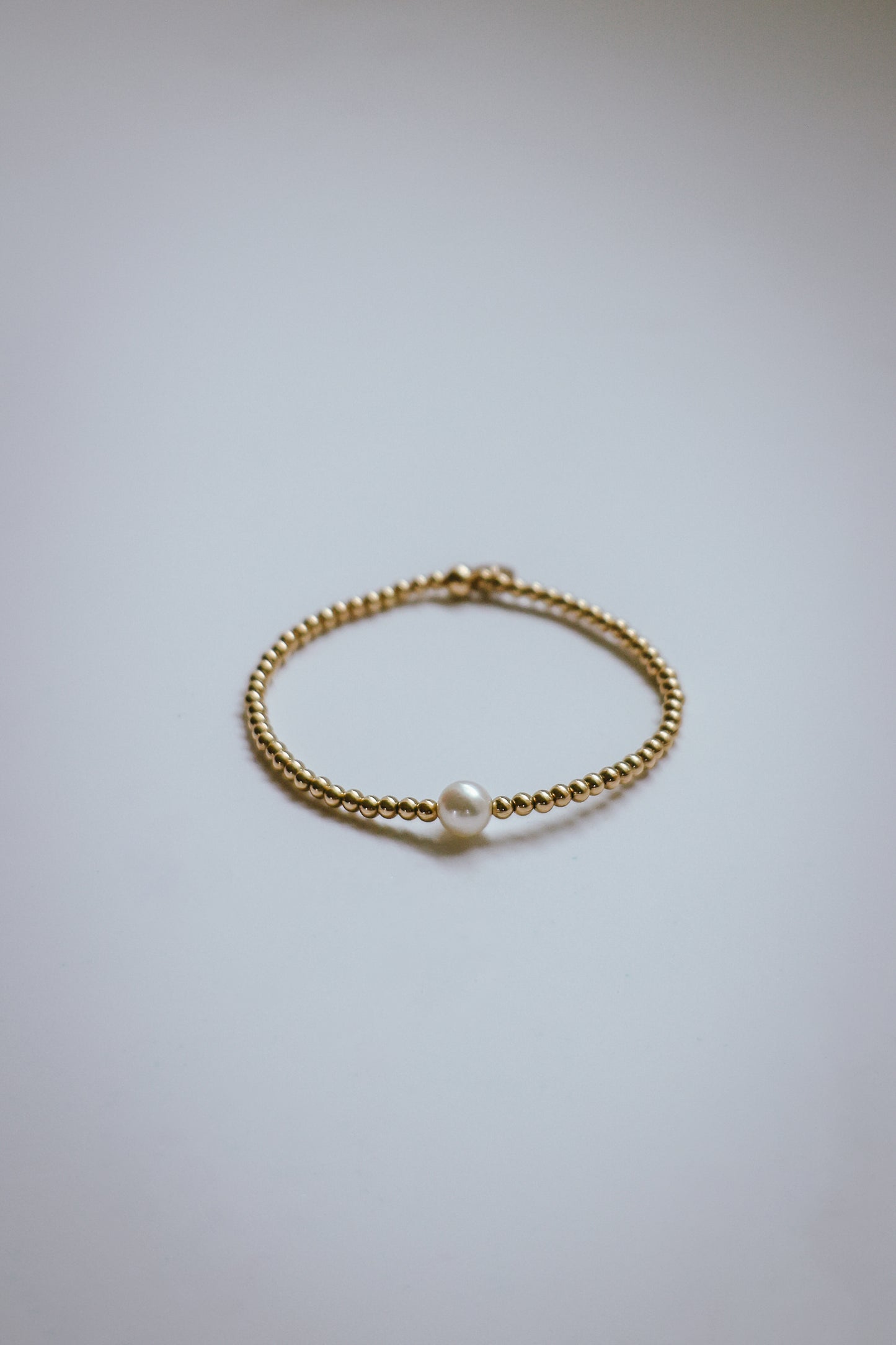 Single freshwater pearl bracelet