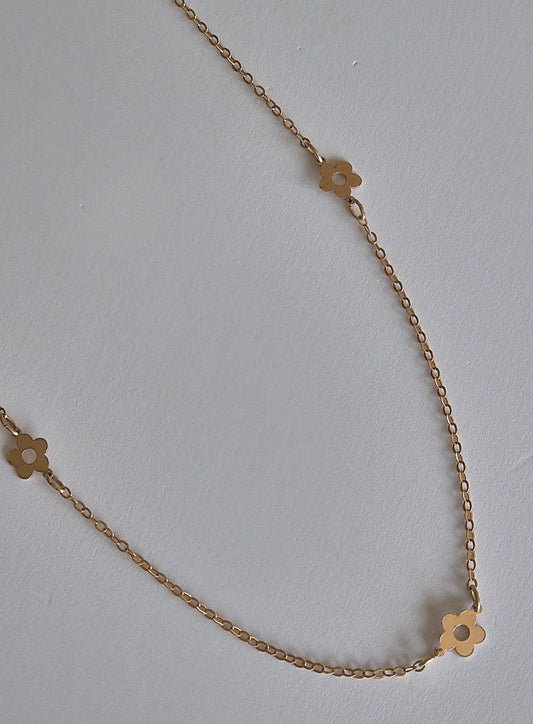 Daisy necklace