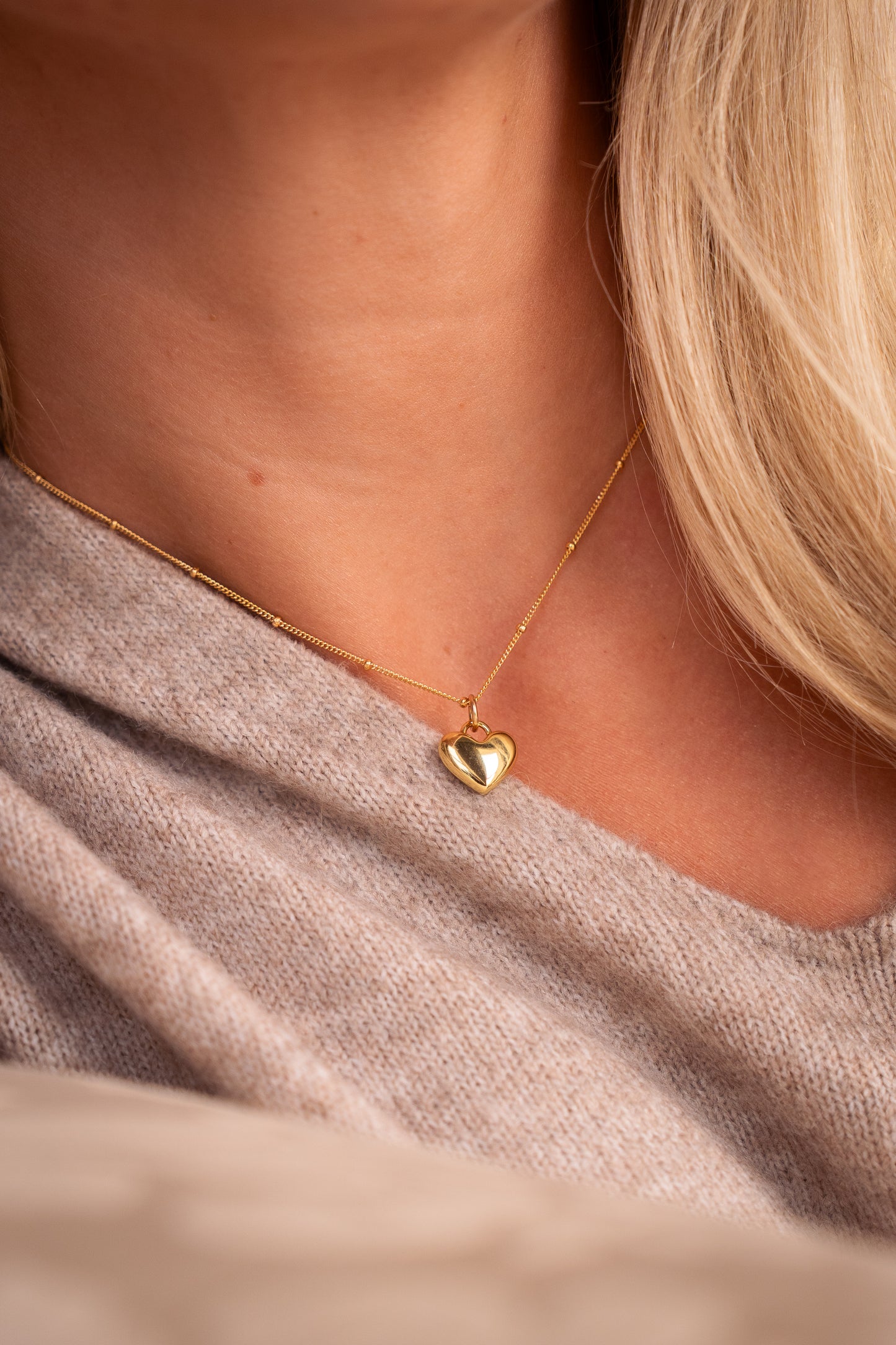 Love heart pendant necklace